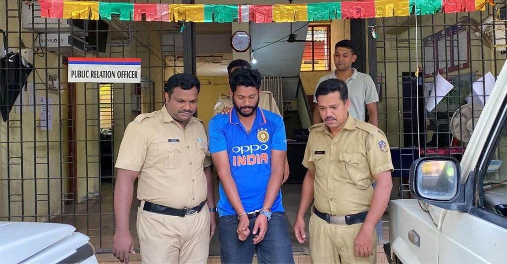 youth arrested for assaulting nadakkavu police officer1